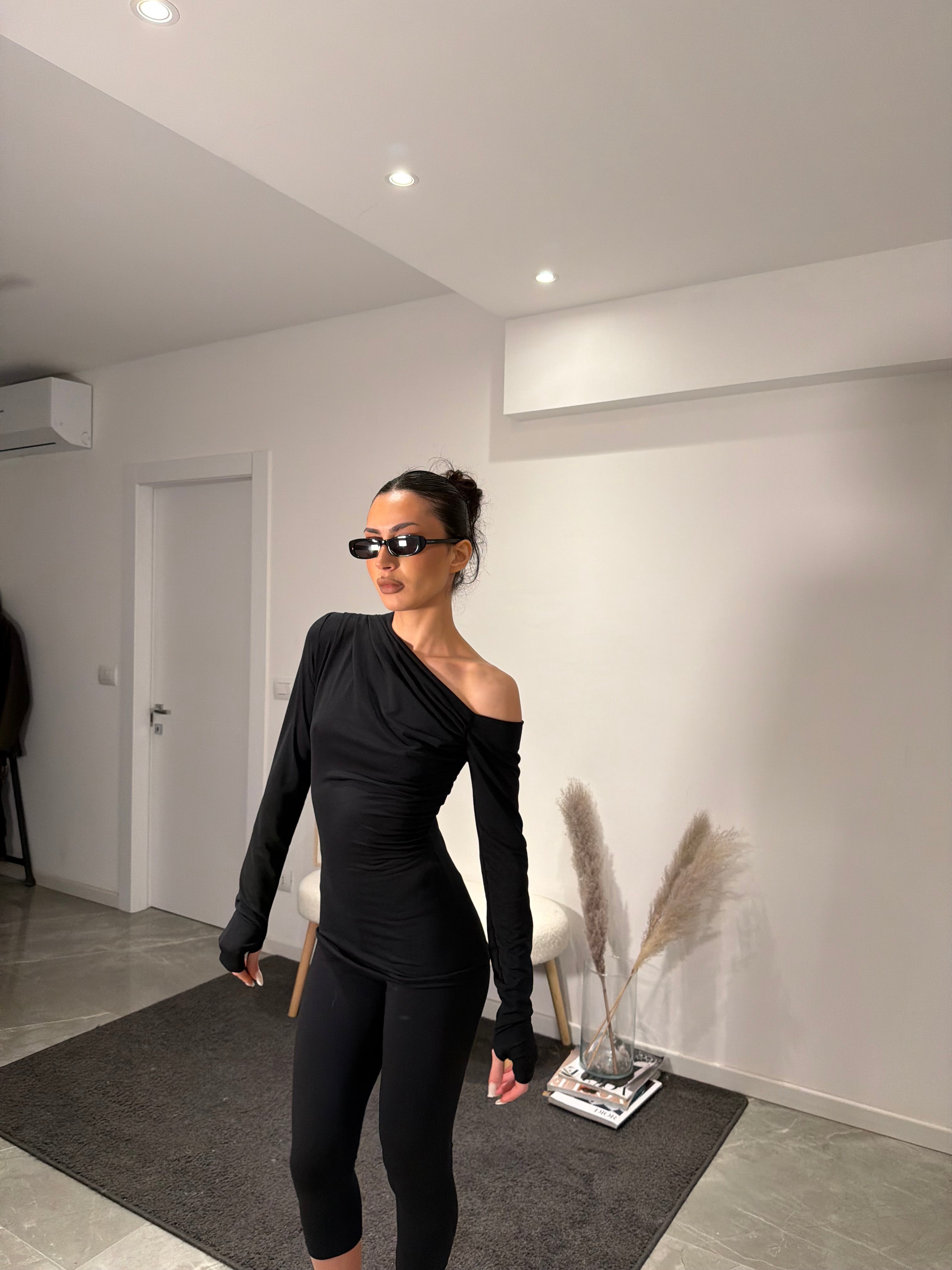 T-shirt asymmetric black