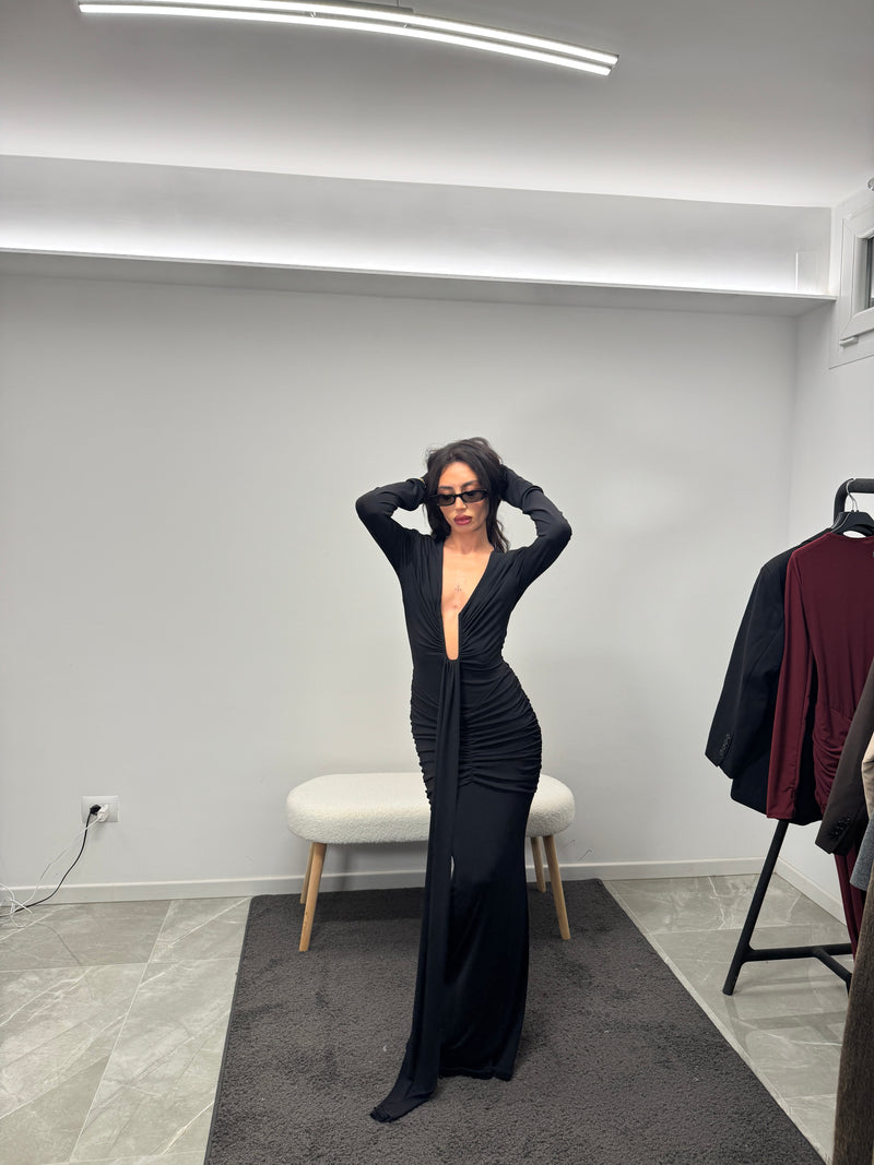 The winter long tail dress black