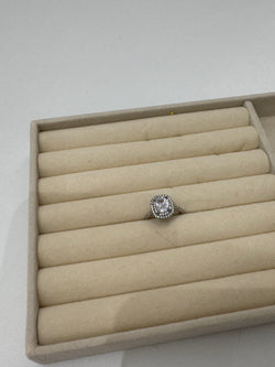 Anello one stone