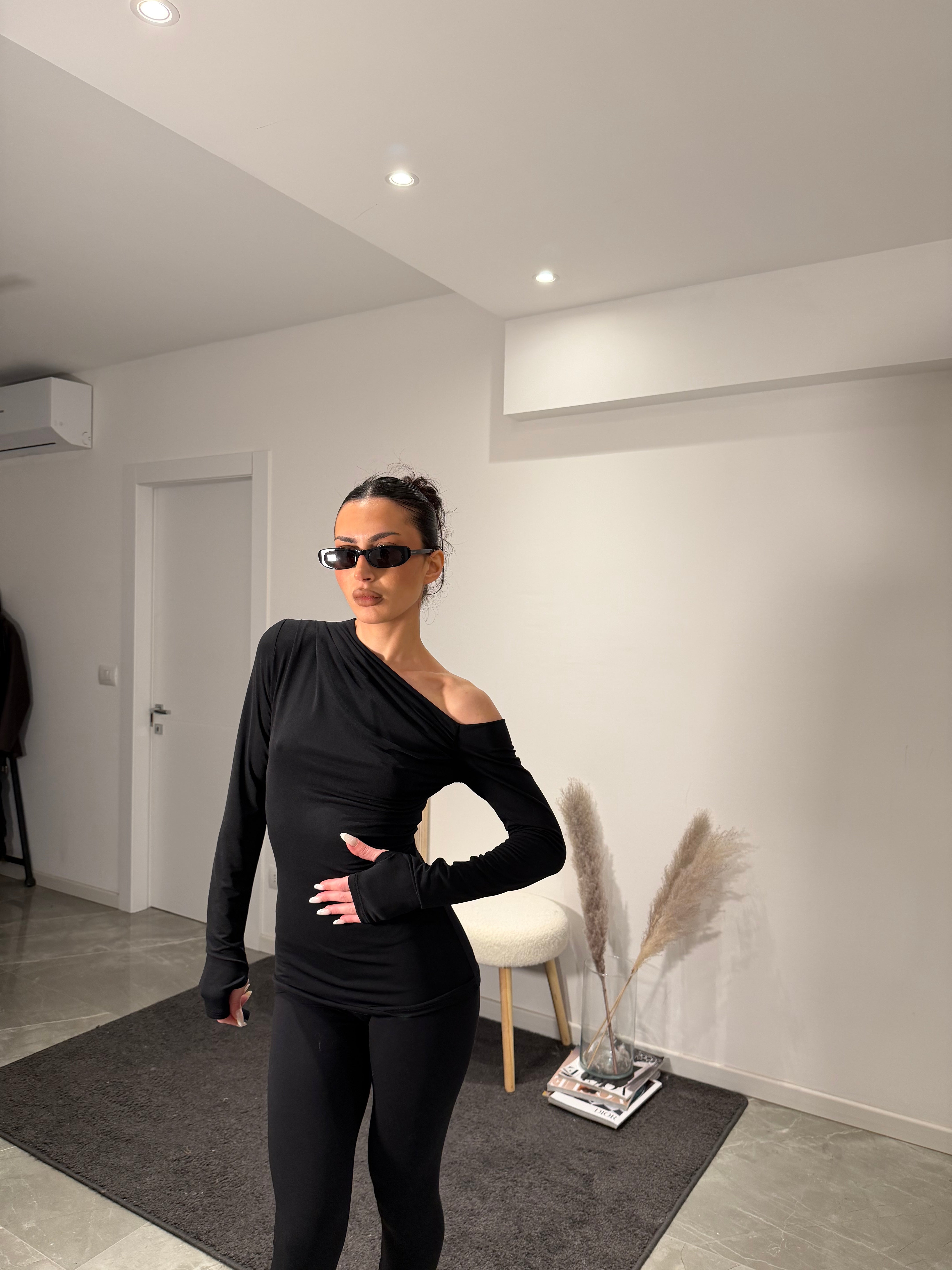 T-shirt asymmetric black