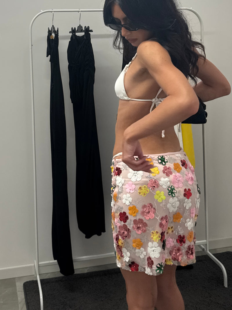 Skirt flower