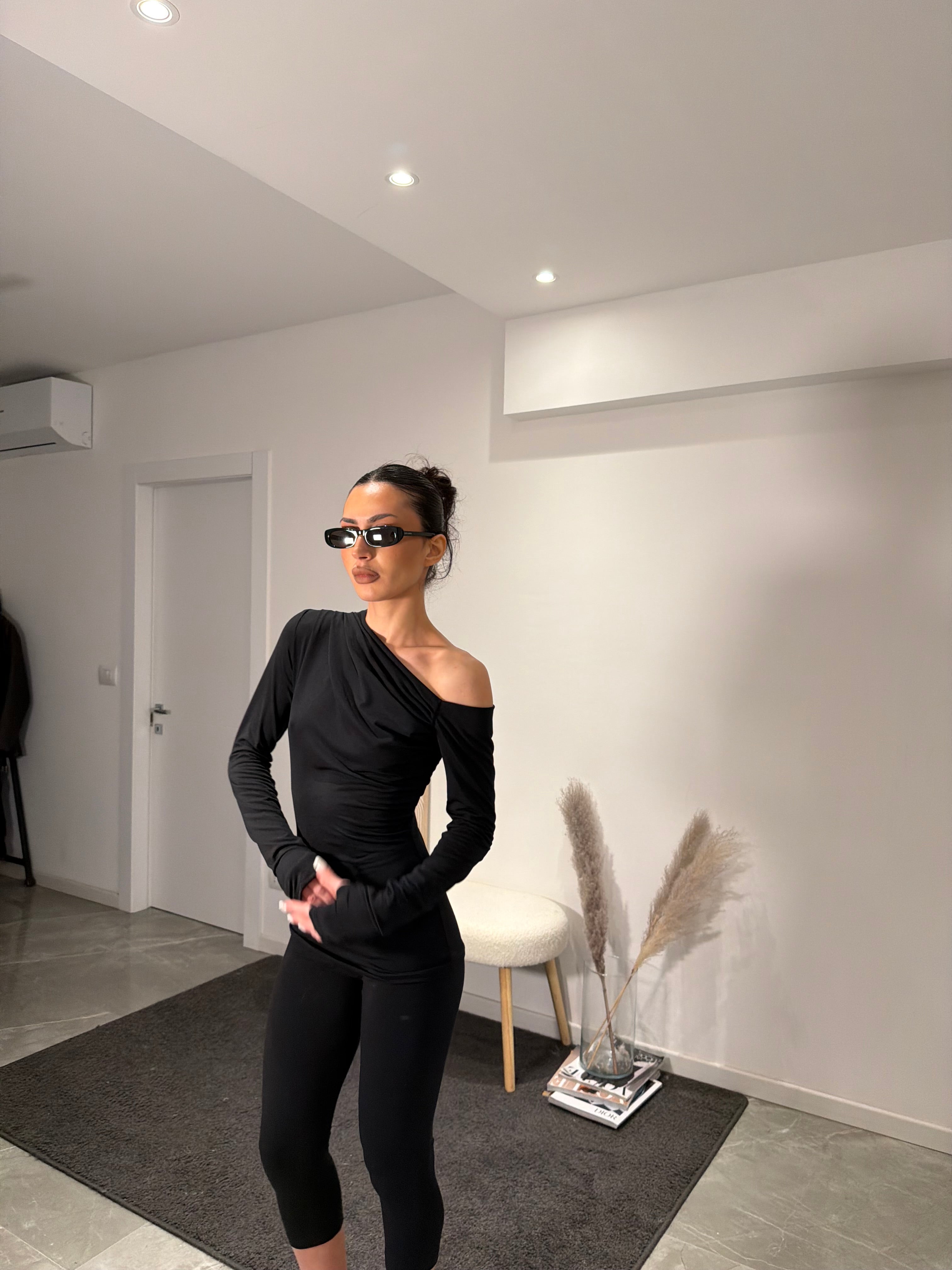 T-shirt asymmetric black