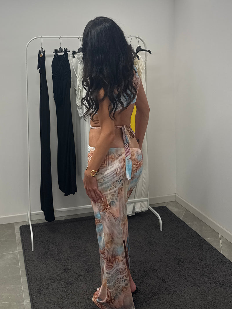 Dress wild