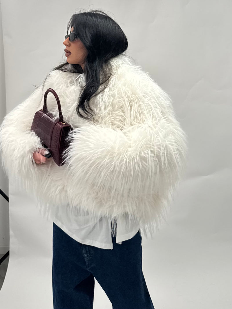 Fur big white short