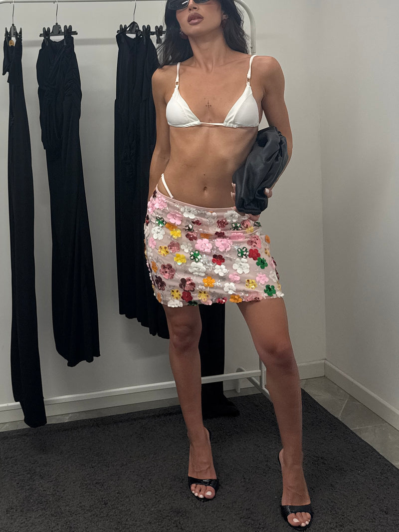 Skirt flower