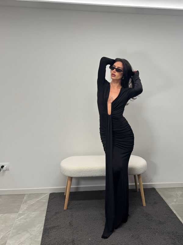 The winter long tail dress black