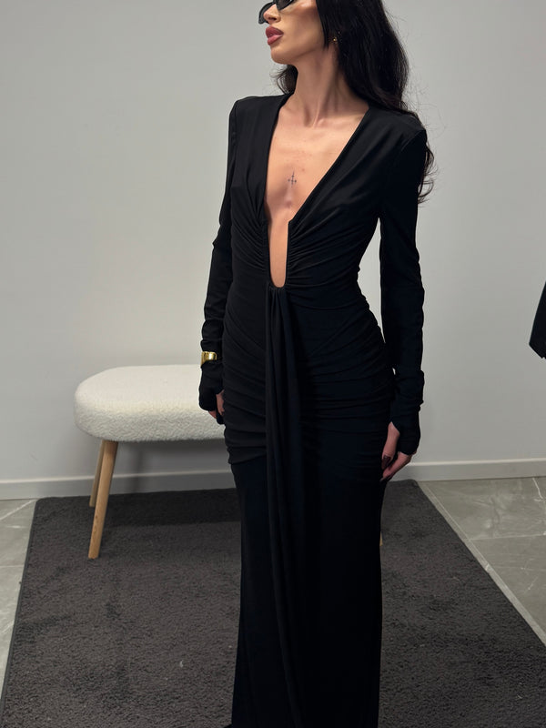 The winter long tail dress black