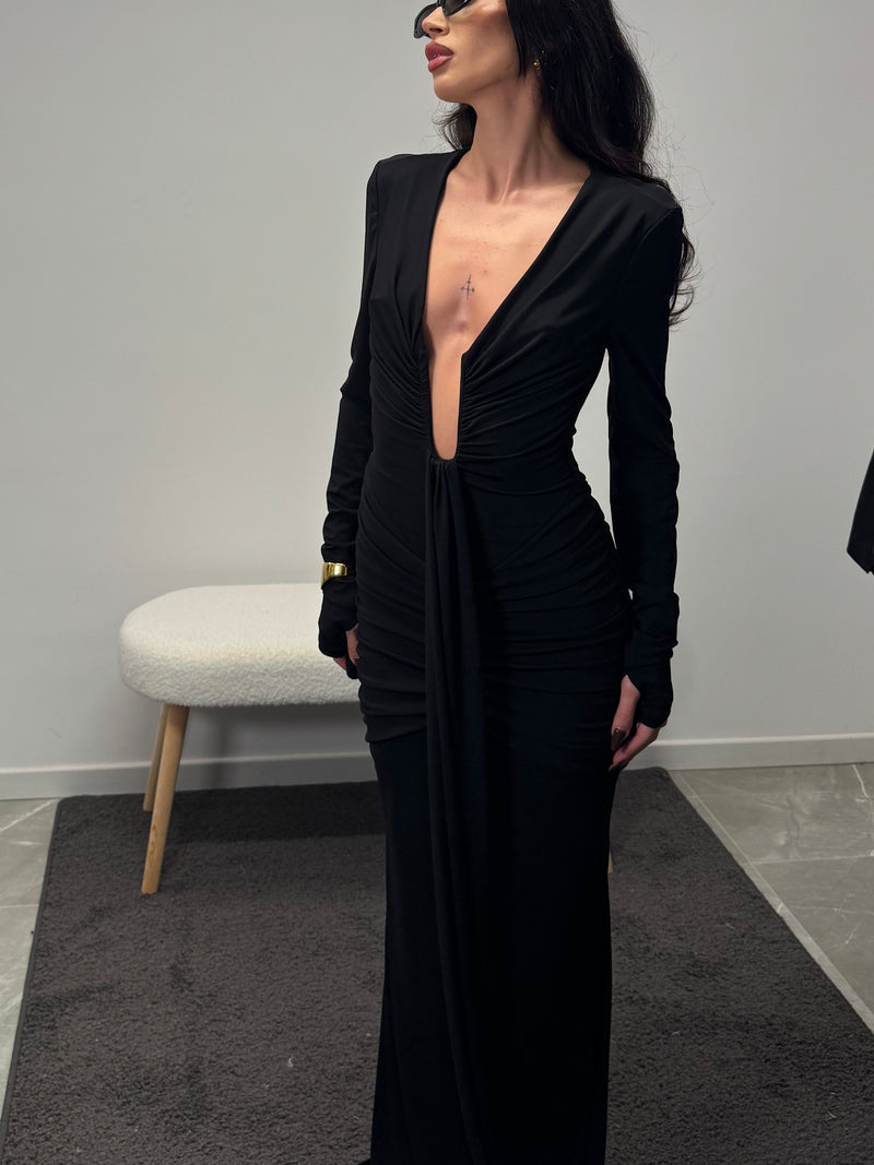 The winter long tail dress black